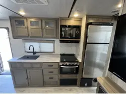 2022 FOREST RIVER SURVEYOR LEGEND 252RBLE