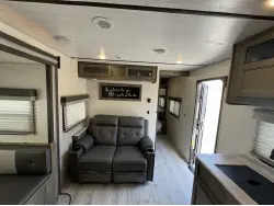 2022 FOREST RIVER SURVEYOR LEGEND 252RBLE