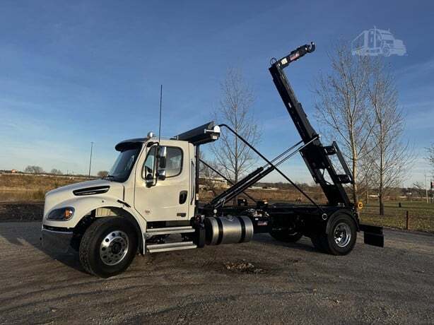 2025 FREIGHTLINER BUSINESS CLASS M2 106 PLUS in South Sioux City, NE