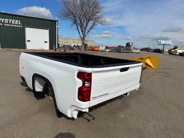 2025 CHEVROLET 8 FT in Lake Crystal, MN