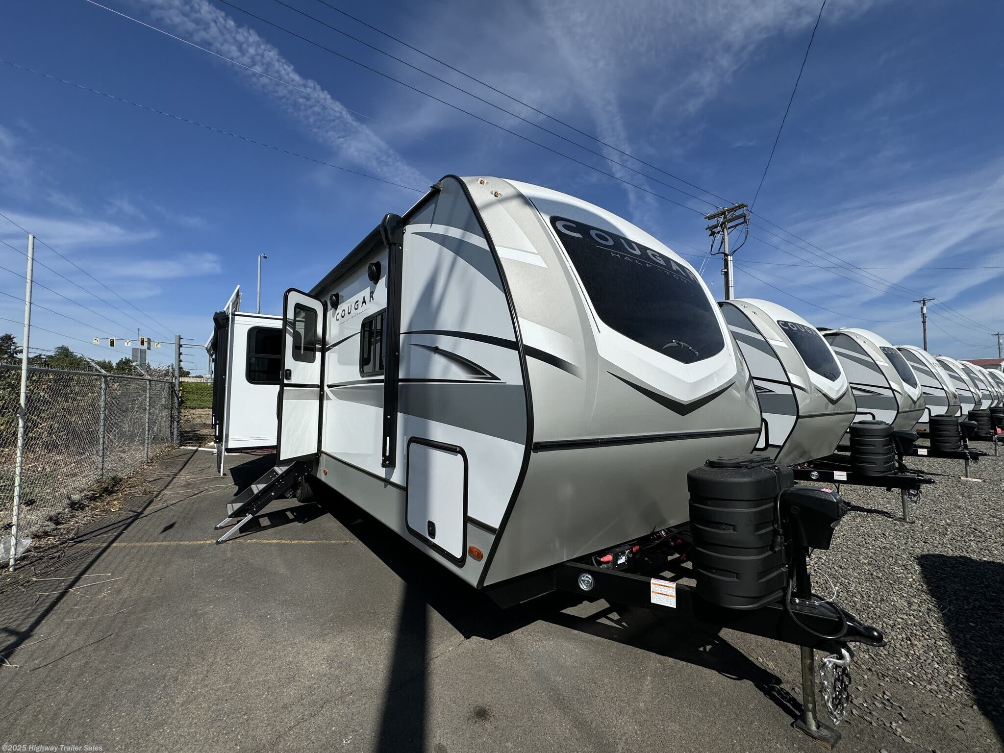 2025 Keystone COUGAR HALF-TON 29RLPWE in salem OR