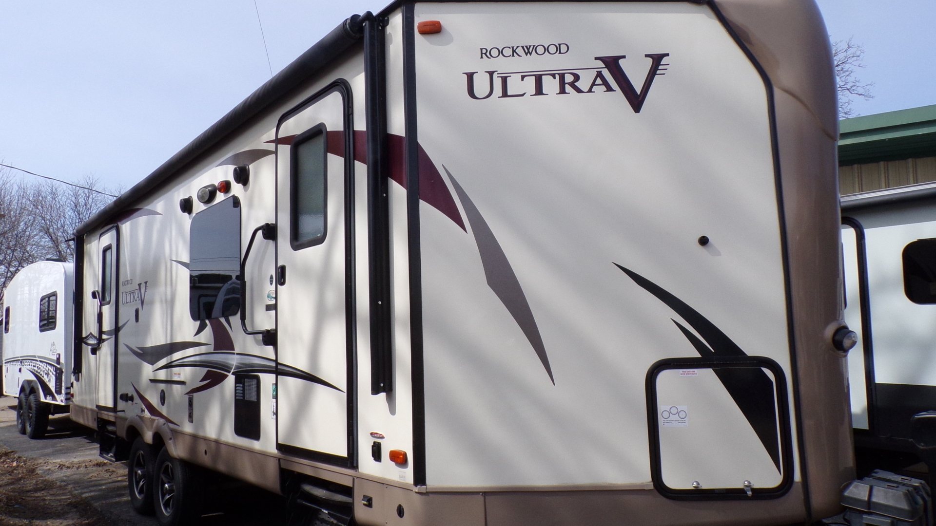 2017 Forest River ROCKWOOD ULTRA V 2618VS in madison WI