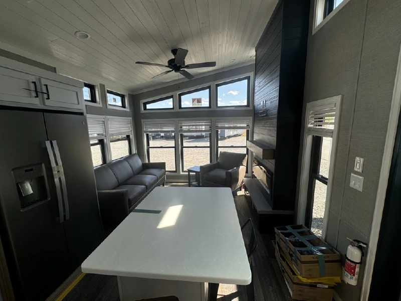 2025 ELEVATION PARK MODEL 7 SERIES 7-128