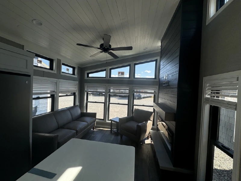 2025 ELEVATION PARK MODEL 7 SERIES 7-128