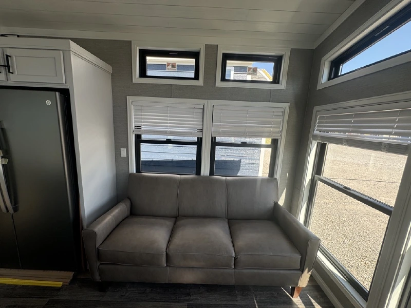 2025 ELEVATION PARK MODEL 7 SERIES 7-128