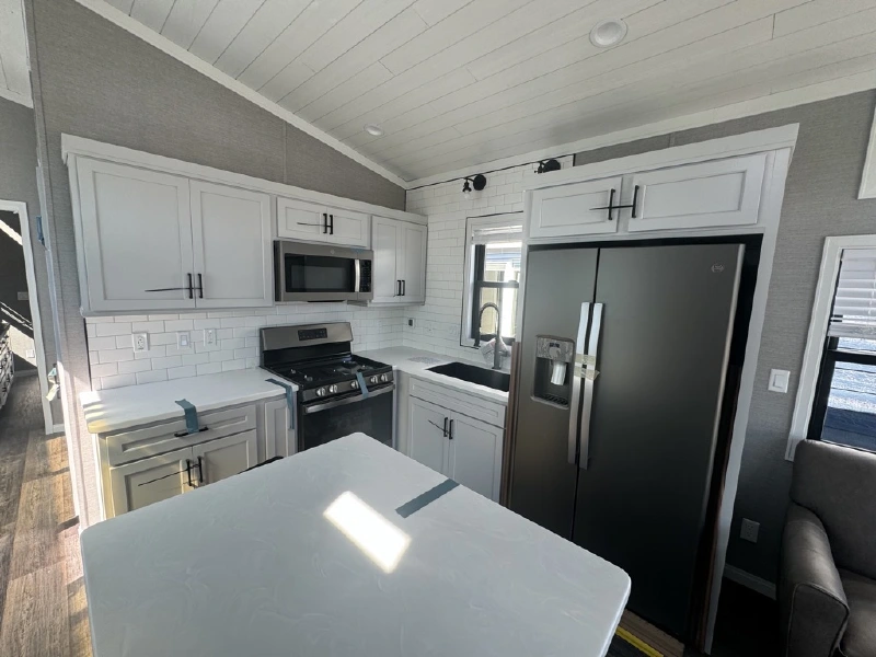 2025 ELEVATION PARK MODEL 7 SERIES 7-128