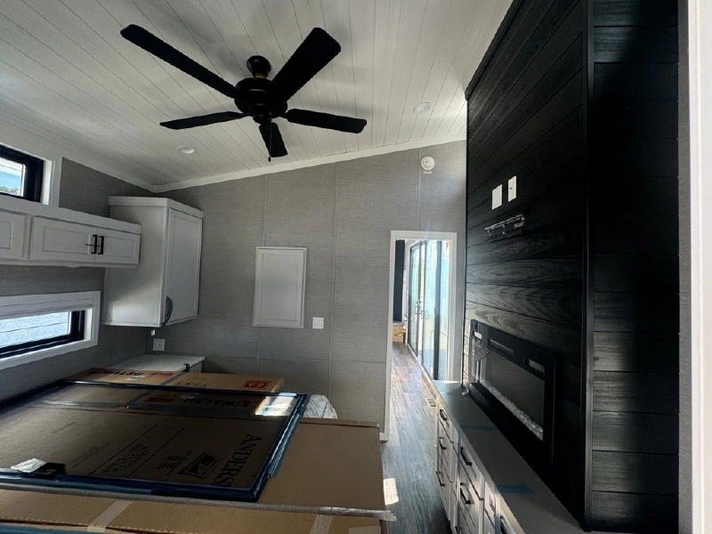2025 ELEVATION PARK MODEL 7 SERIES 7-128
