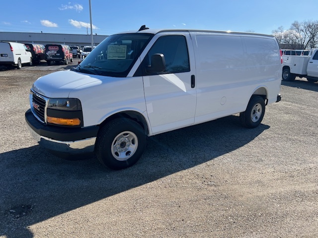 2025 GMC SAVANA 2500 in Glen Ellyn, IL