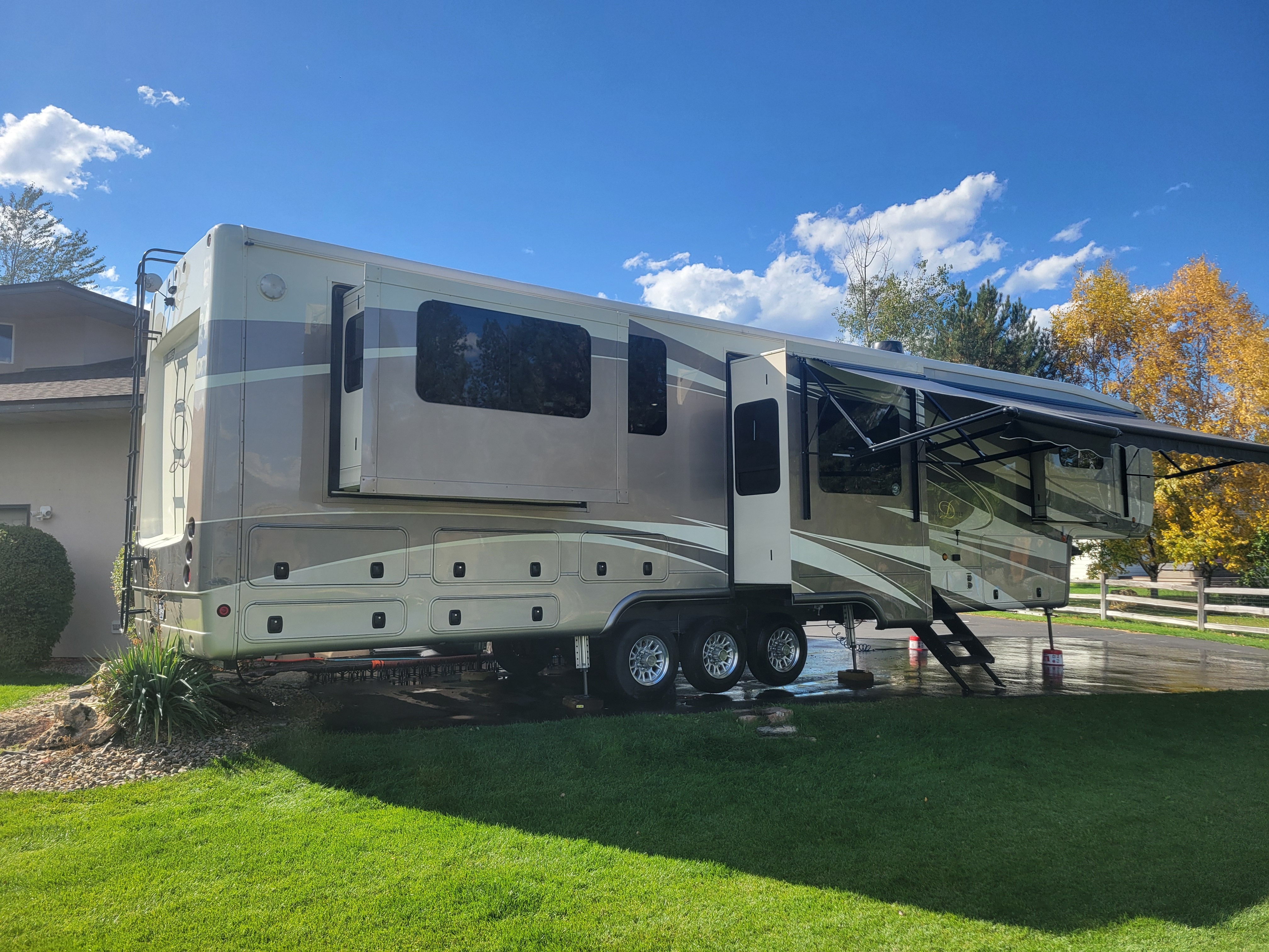 2020 DRV MOBILE SUITES 44 COLUMBUS in buckeye AZ