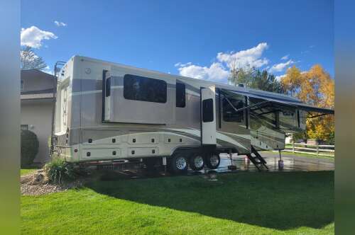 2020 DRV MOBILE SUITES 44 COLUMBUS in buckeye AZ