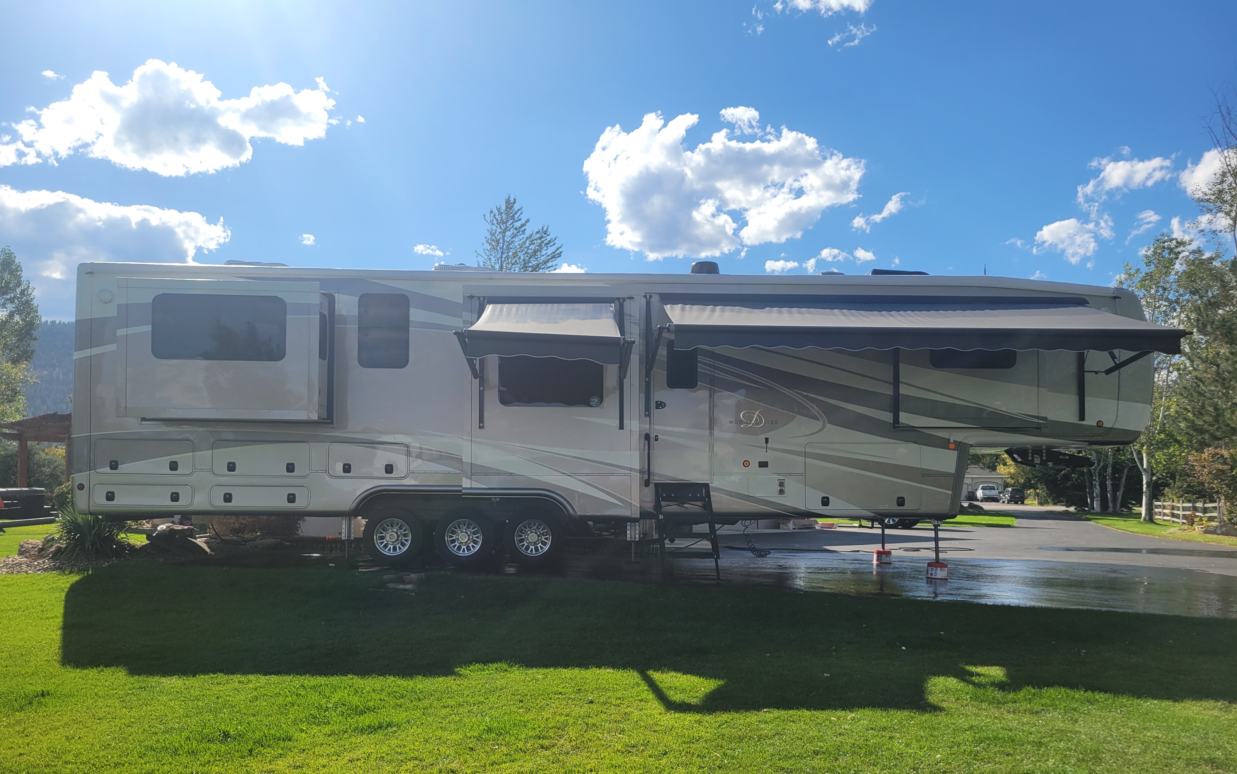 2020 DRV MOBILE SUITES 44 COLUMBUS in buckeye AZ