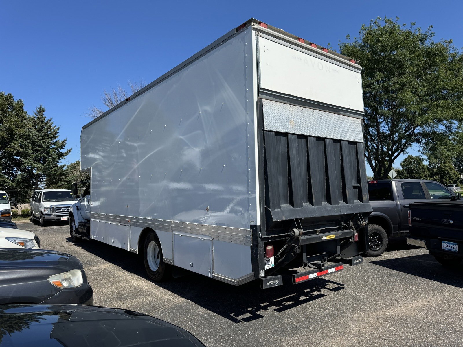 2011 Ford F-650 photo 4