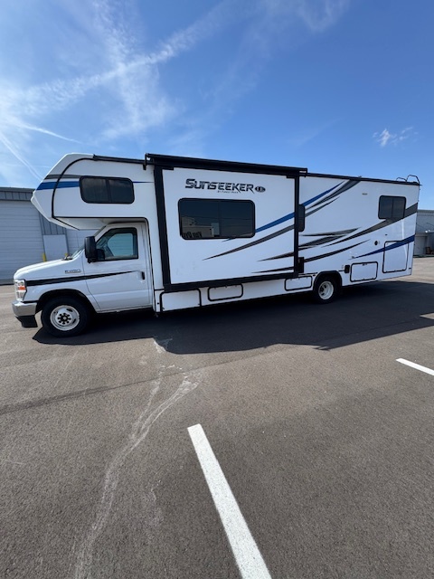 2022 Forest River SUNSEEKER 3250DS LE in zionsville IN
