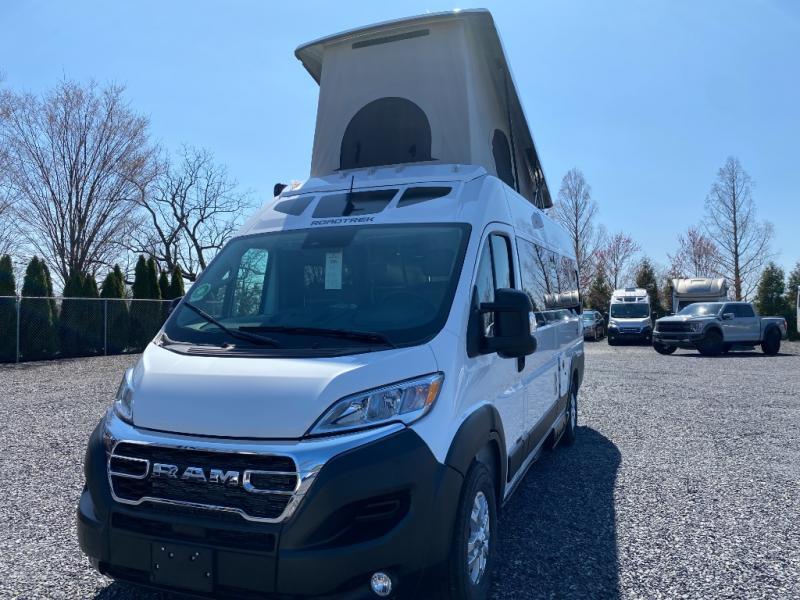 2025 Roadtrek Roadtrek Play Slumber RV