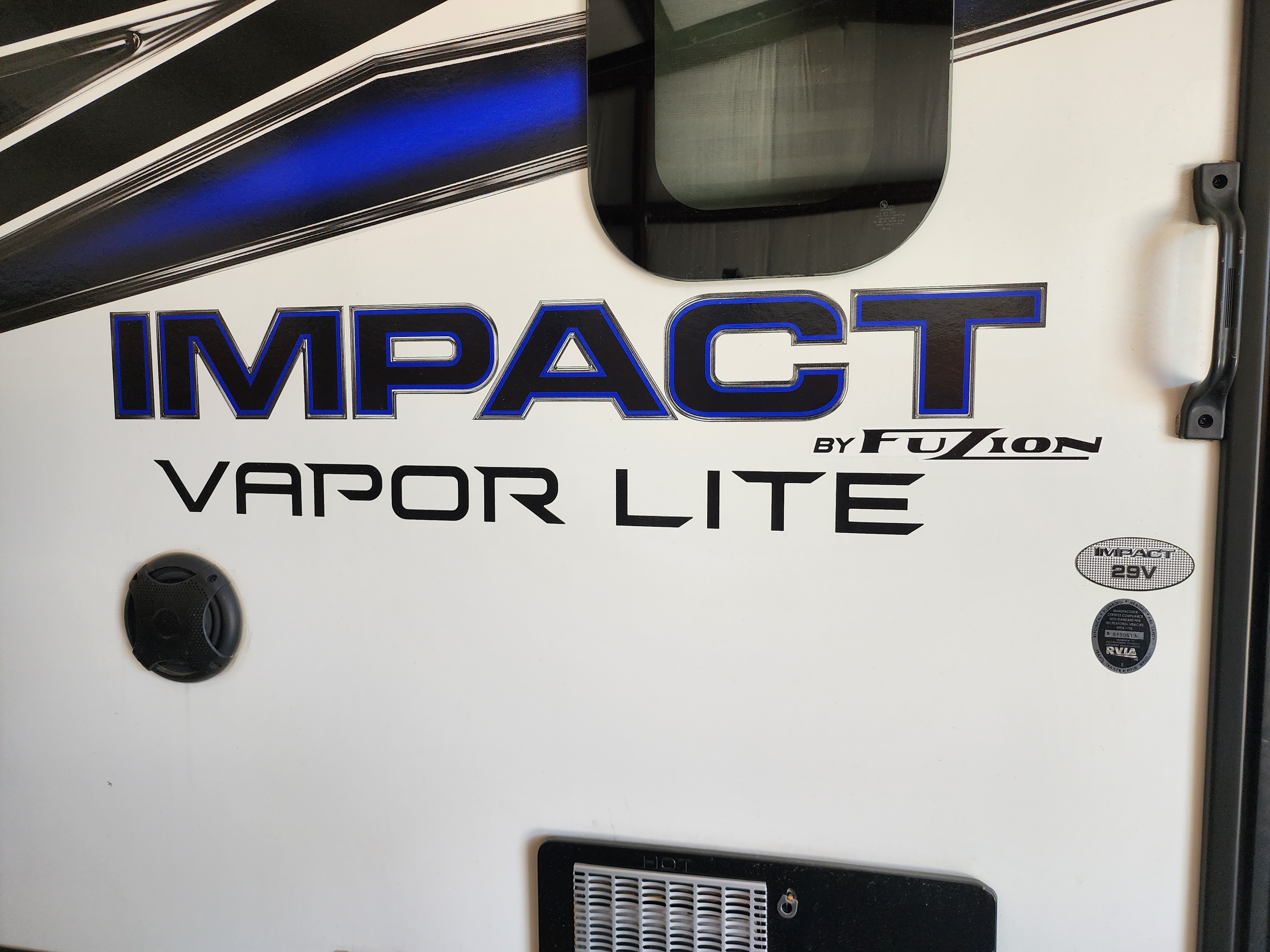 2019 Keystone IMPACT VAPOR LITE 29V in london AR