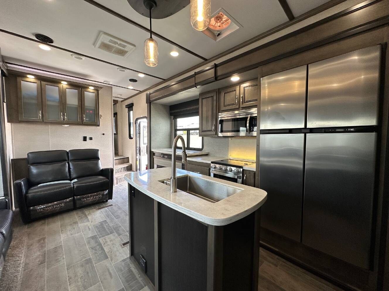 A photo of this 2019 Dutchmen VOLTAGE 4185