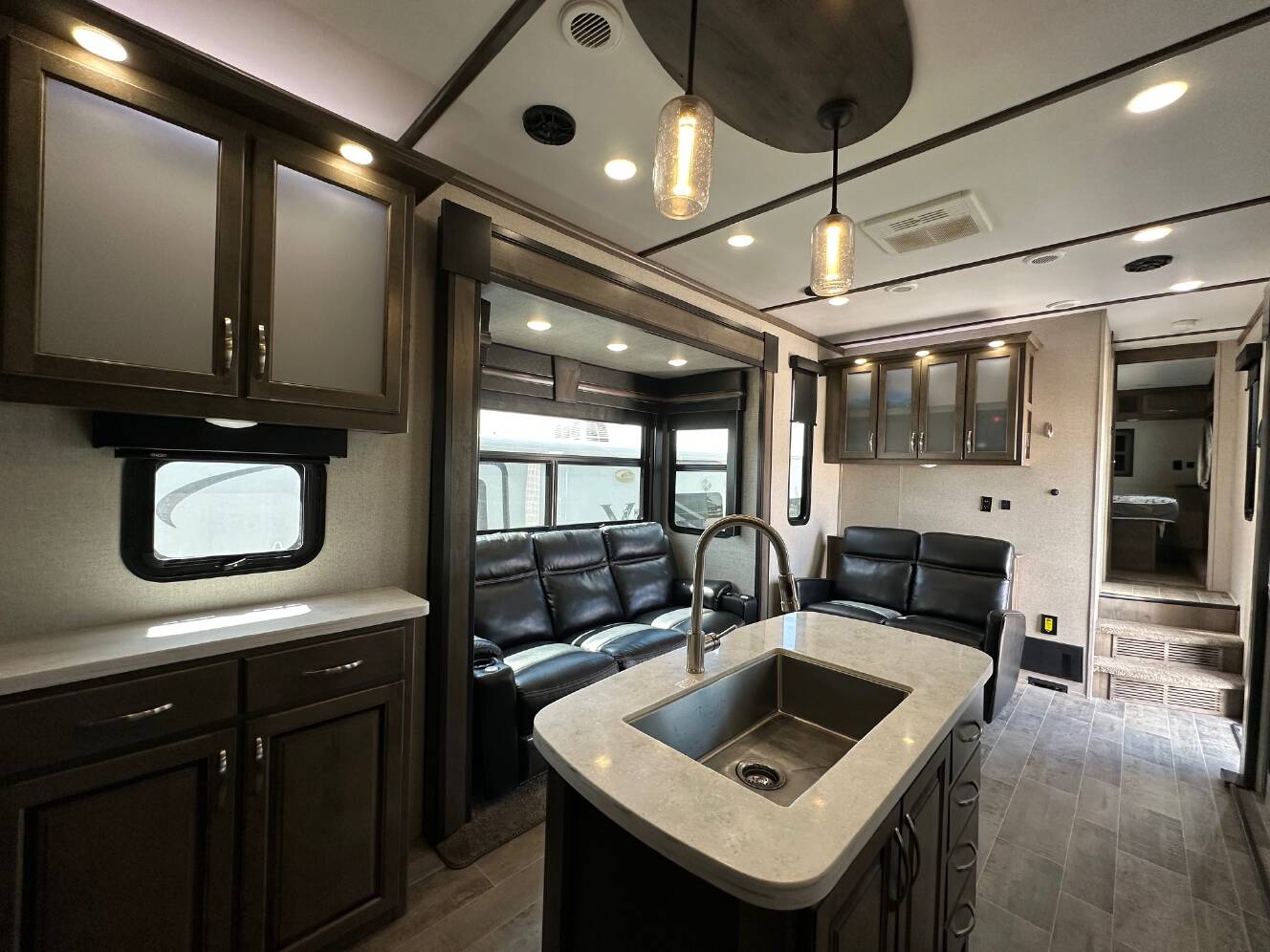 A photo of this 2019 Dutchmen VOLTAGE 4185