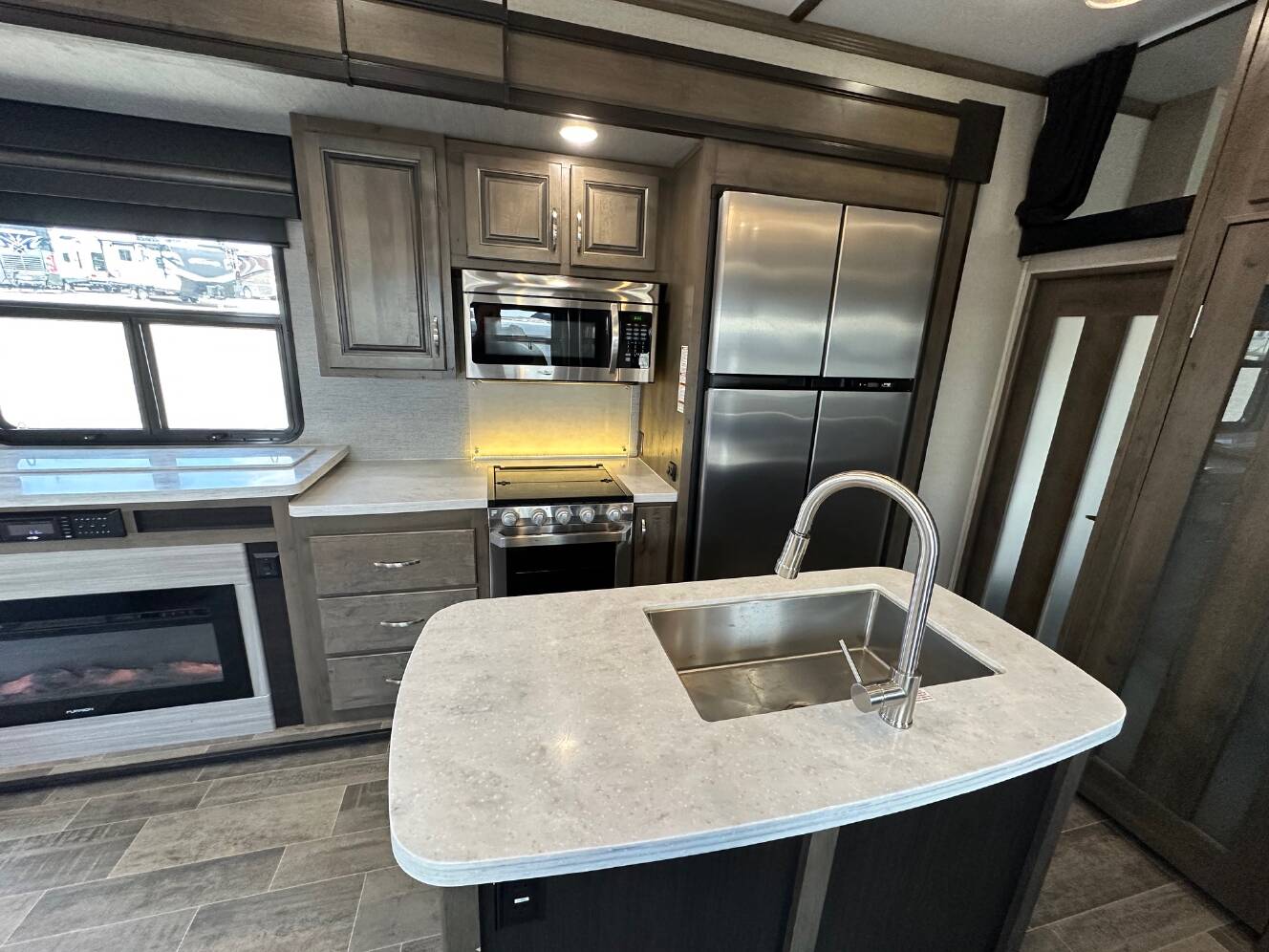 A photo of this 2019 Dutchmen VOLTAGE 4185
