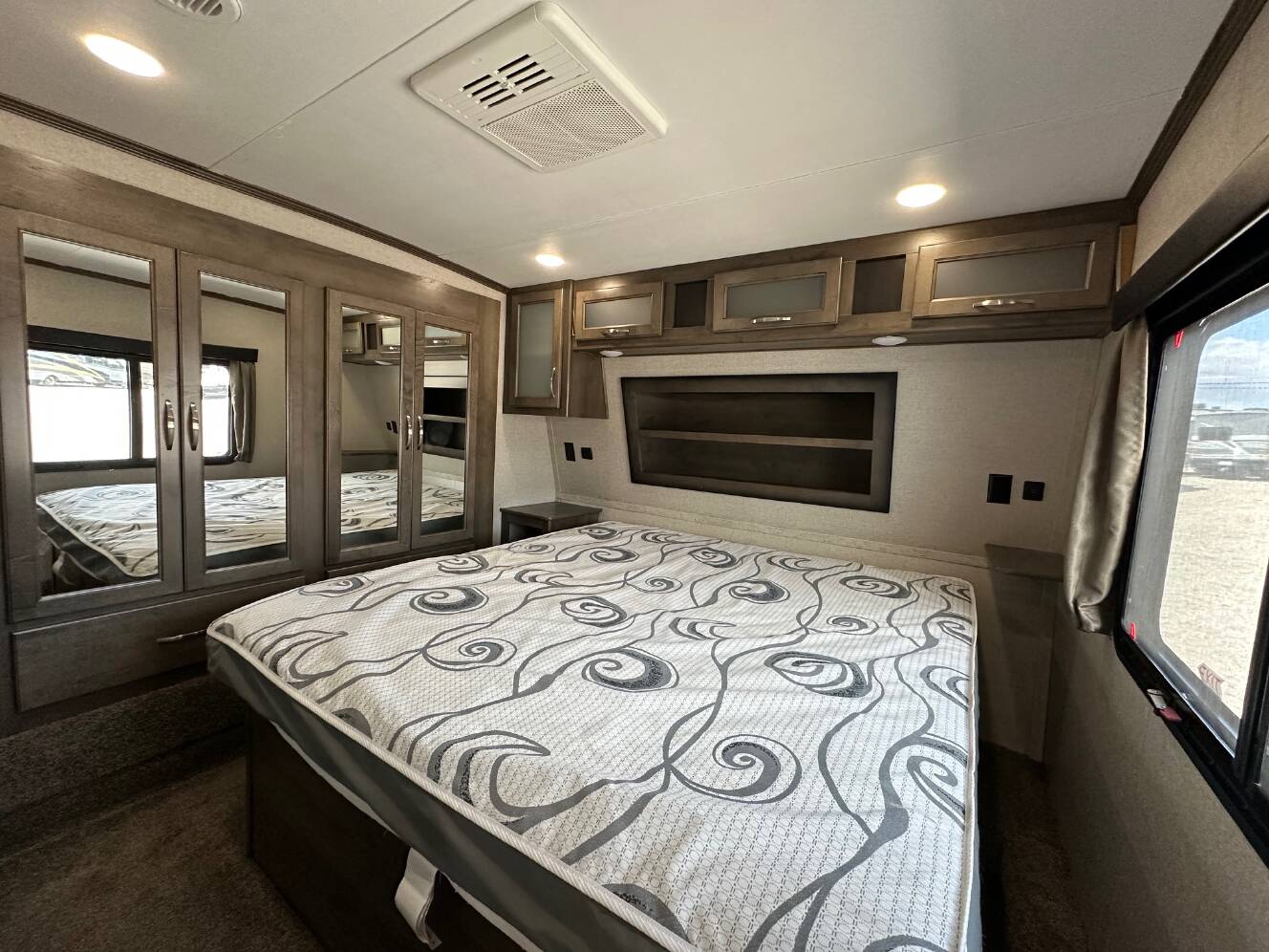 A photo of this 2019 Dutchmen VOLTAGE 4185