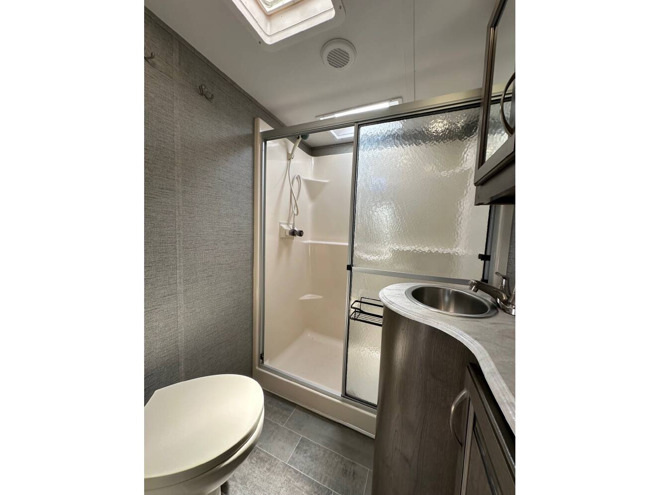 A photo of this 2019 Dutchmen VOLTAGE 4185