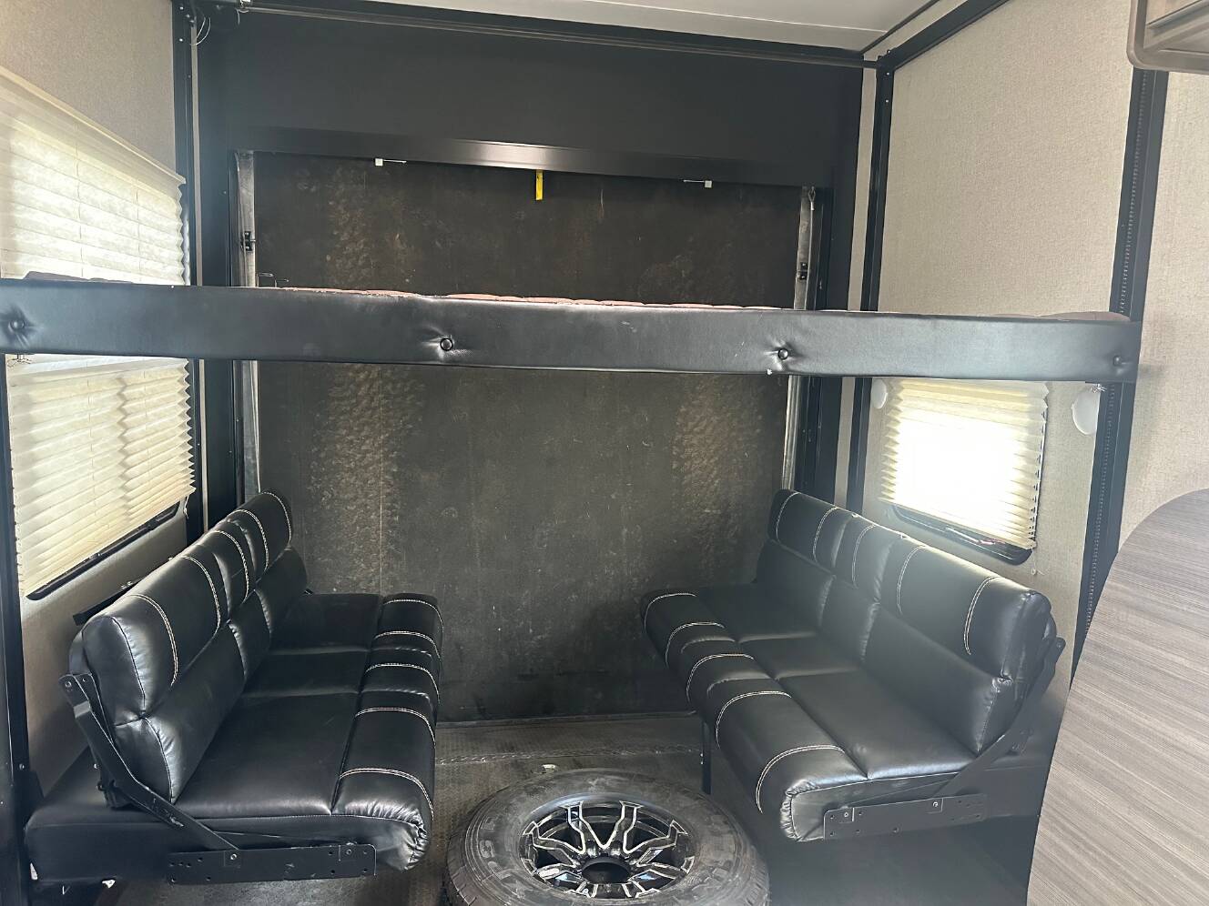 A photo of this 2019 Dutchmen VOLTAGE 4185
