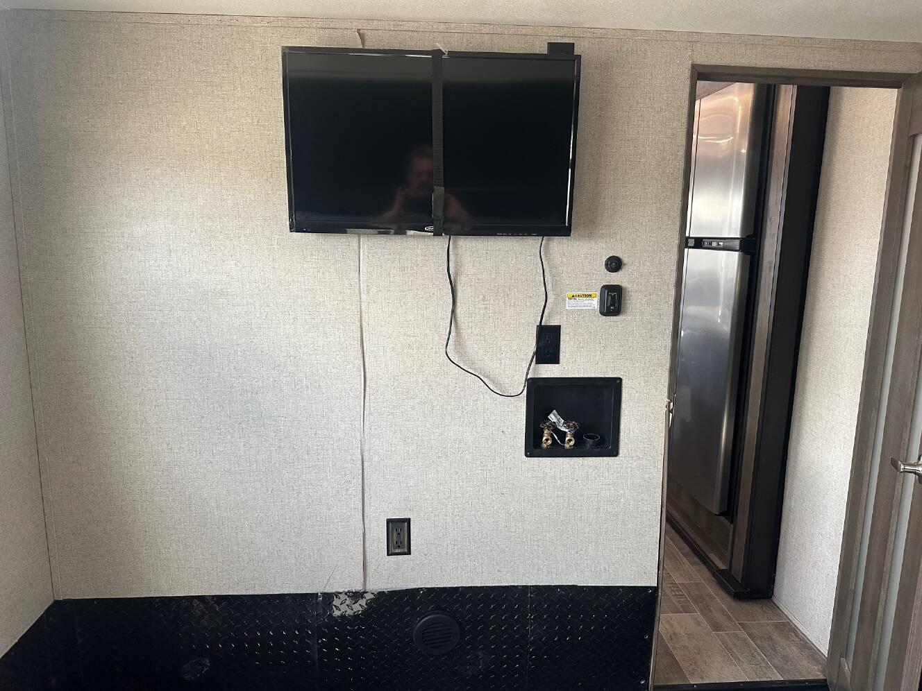 A photo of this 2019 Dutchmen VOLTAGE 4185
