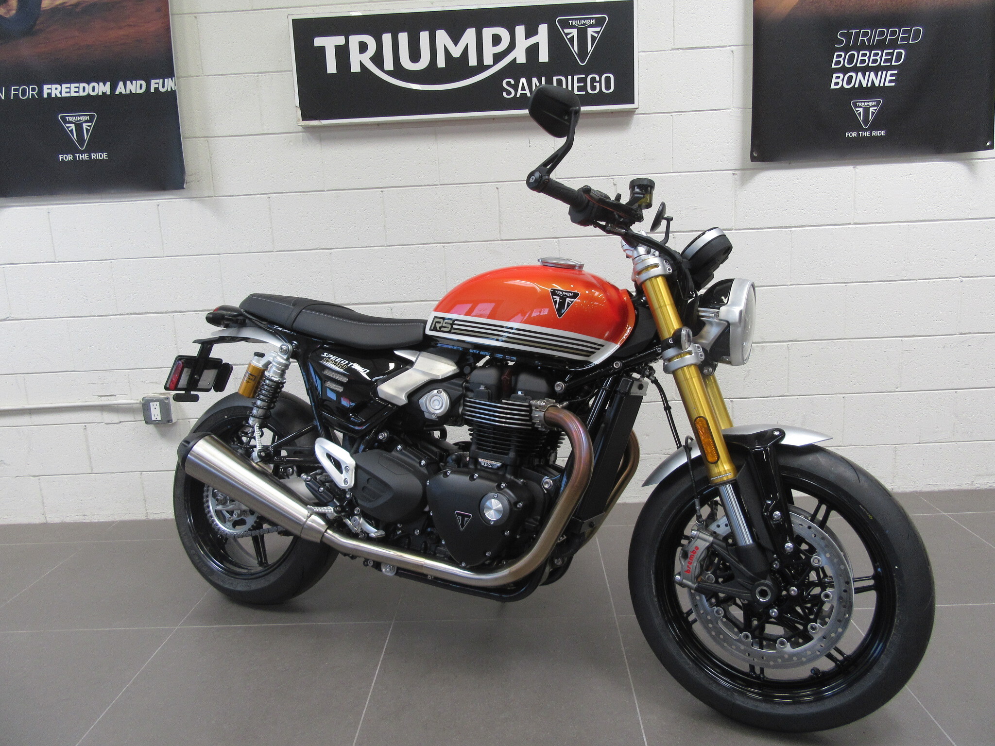2025 Triumph SPEED TWIN 1200 RS Sportbike motorcycle