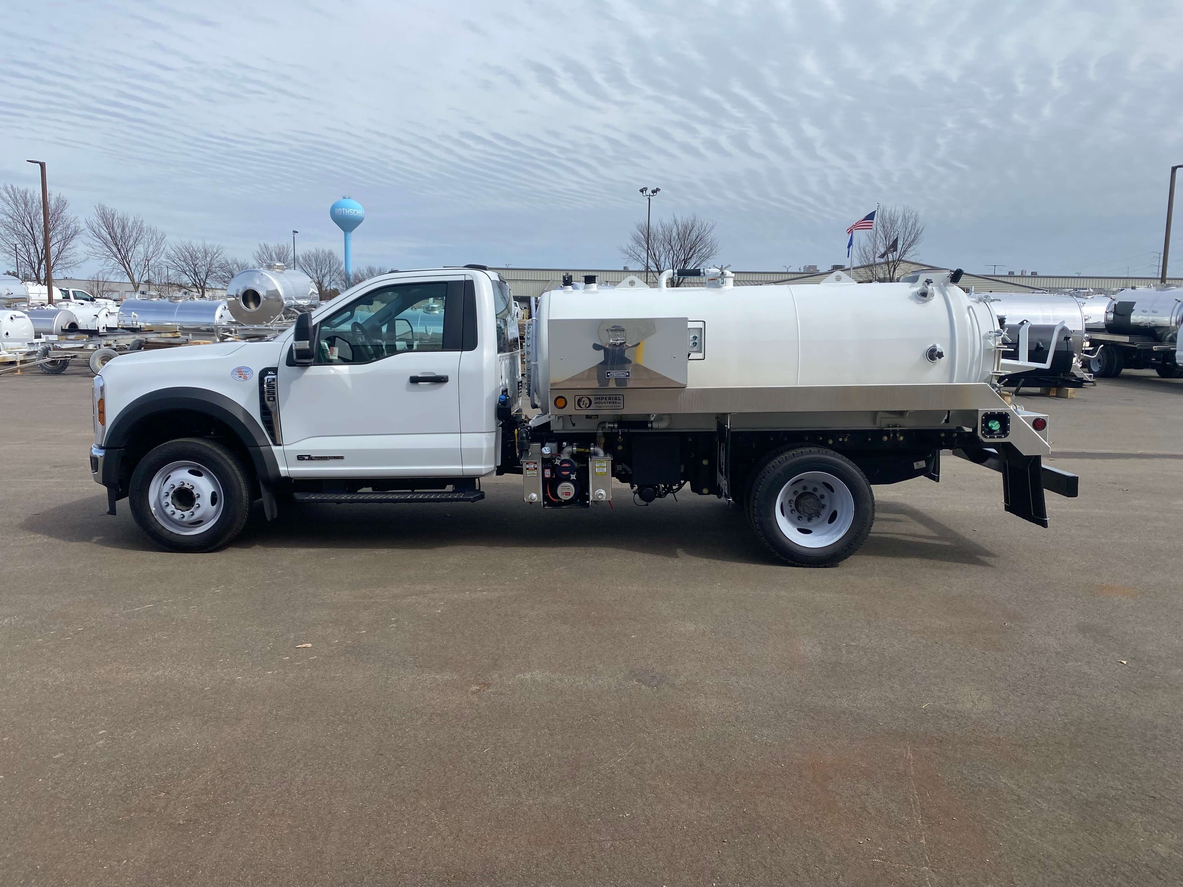 2025 FORD F550 in Crestwood, IL