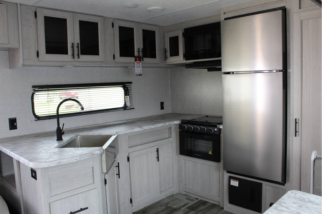 A photo of this 2025 Crossroads ZINGER 280RK