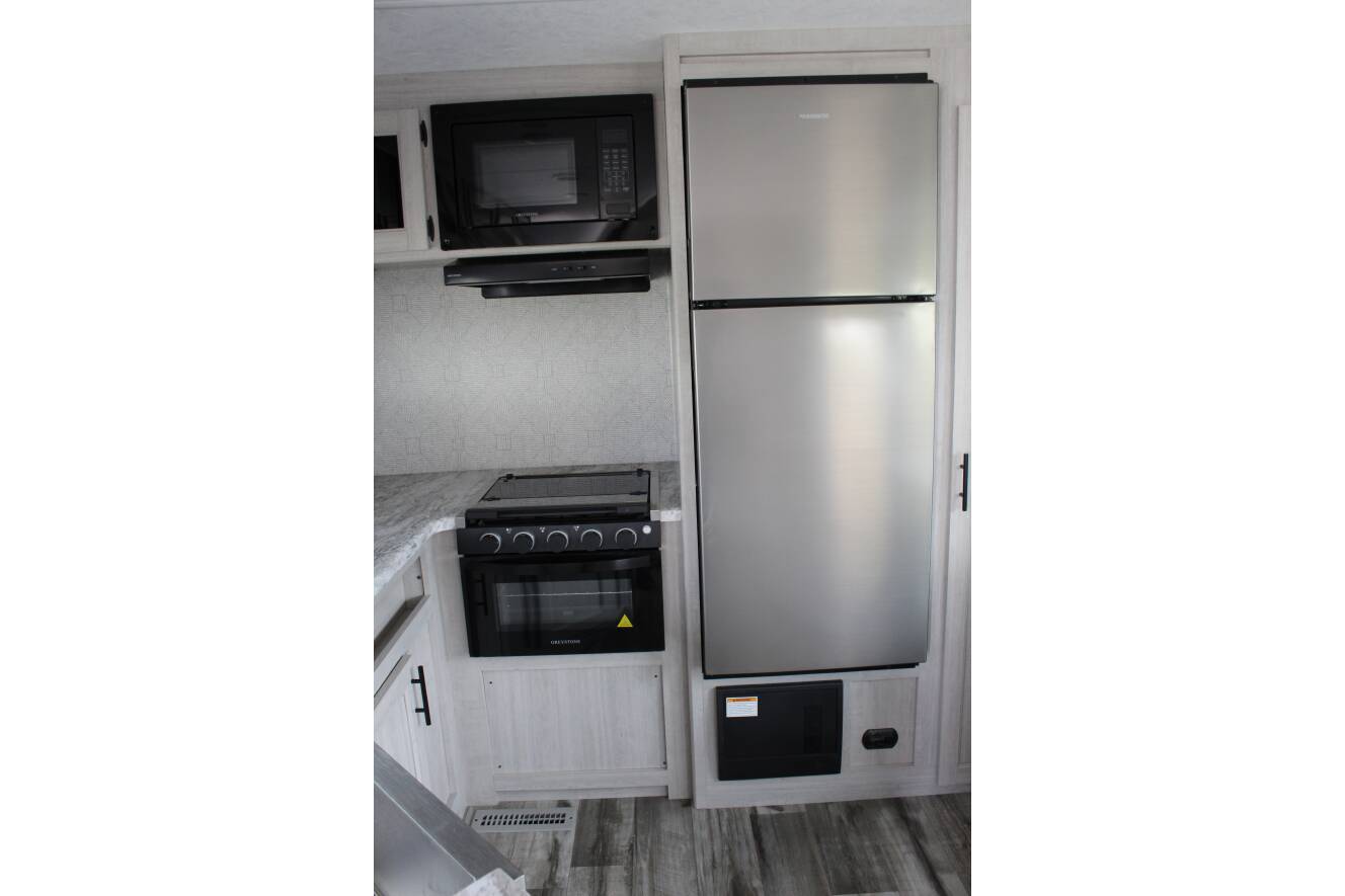 A photo of this 2025 Crossroads ZINGER 280RK