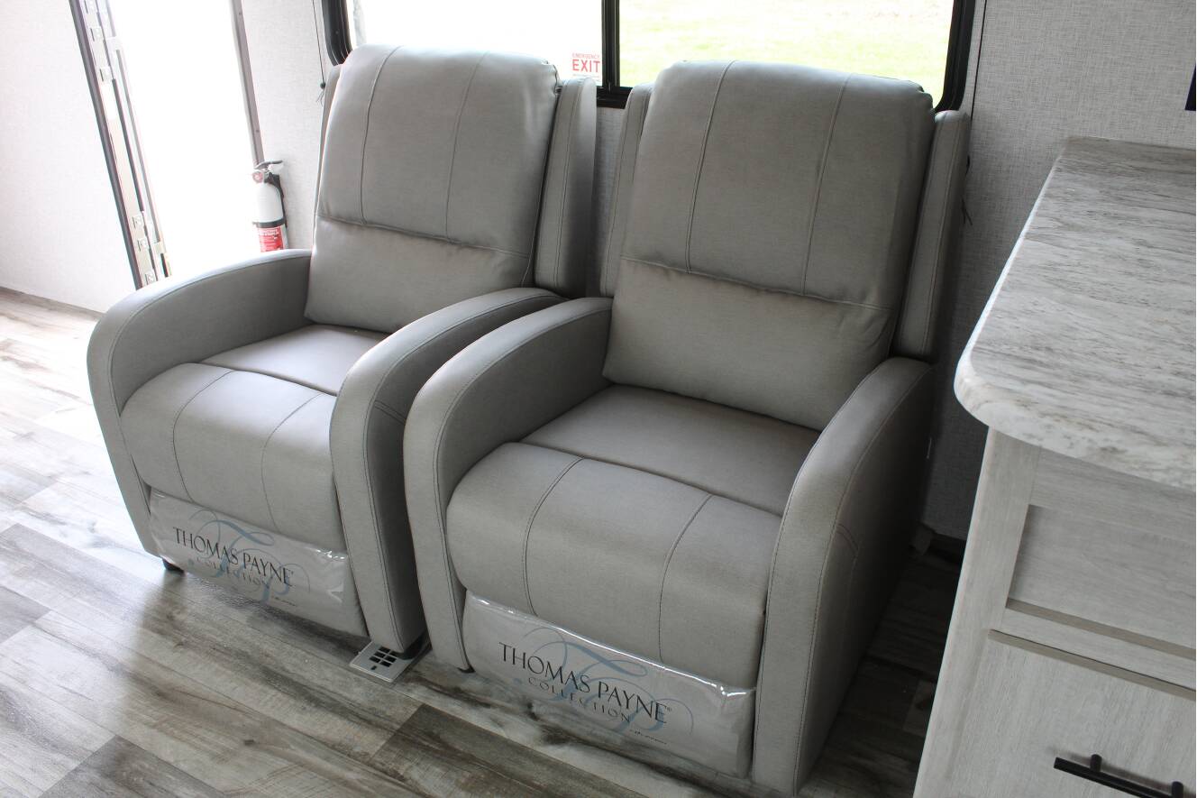 A photo of this 2025 Crossroads ZINGER 280RK