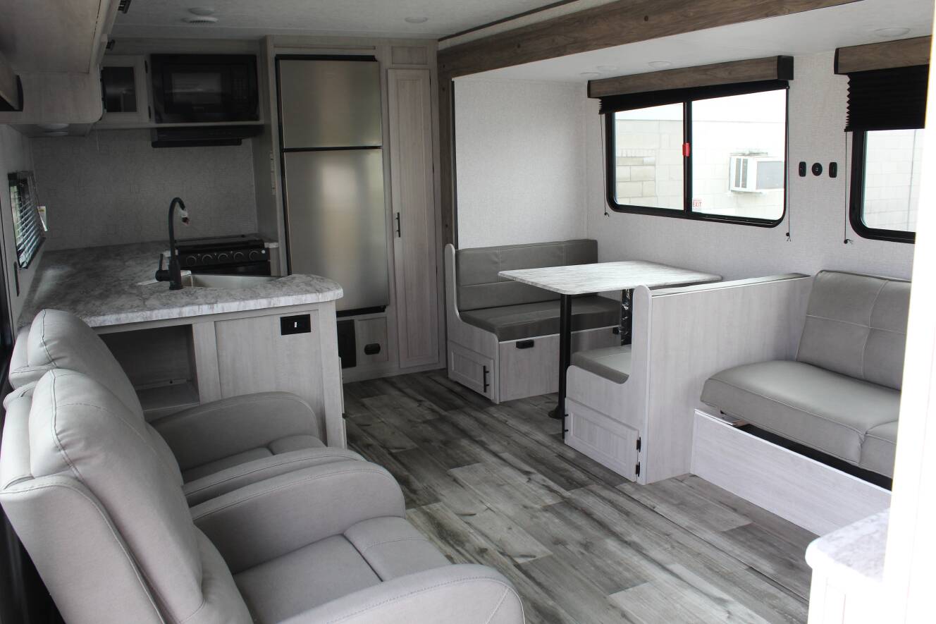 A photo of this 2025 Crossroads ZINGER 280RK