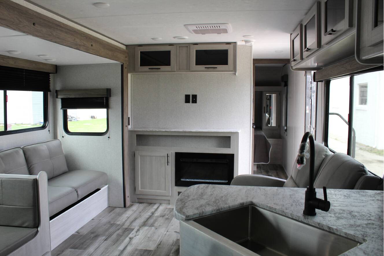 A photo of this 2025 Crossroads ZINGER 280RK