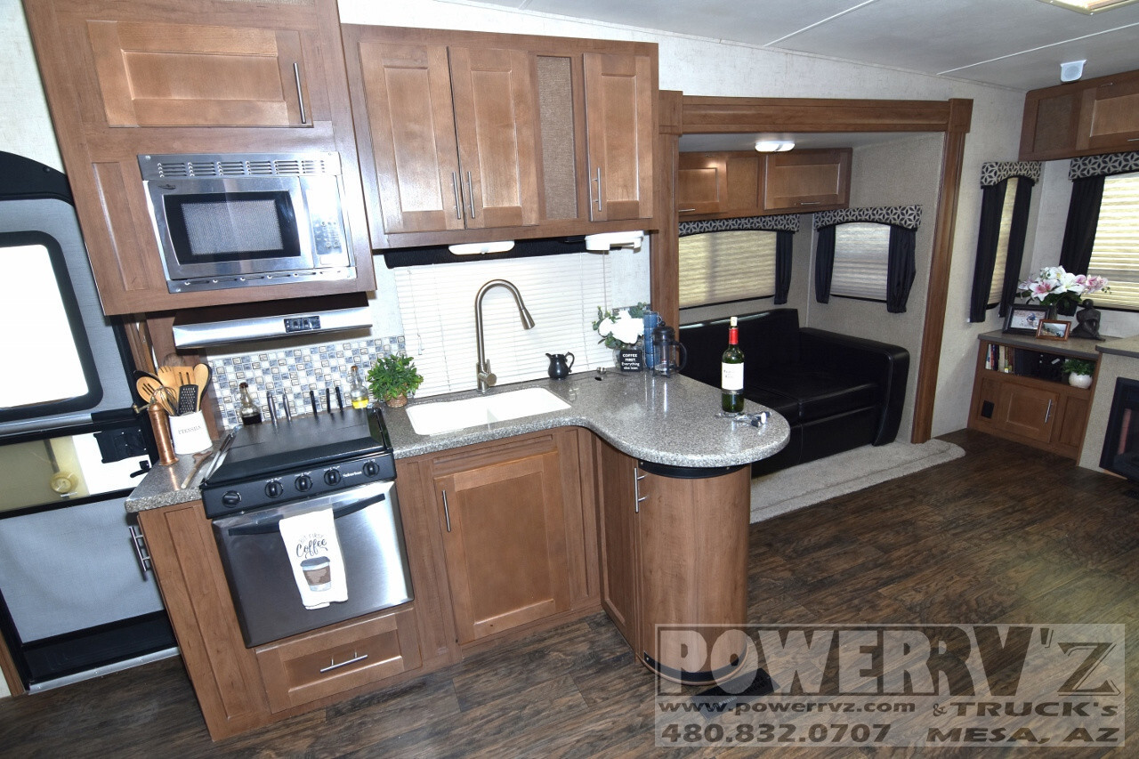 2015 Forest River wildcat 313re