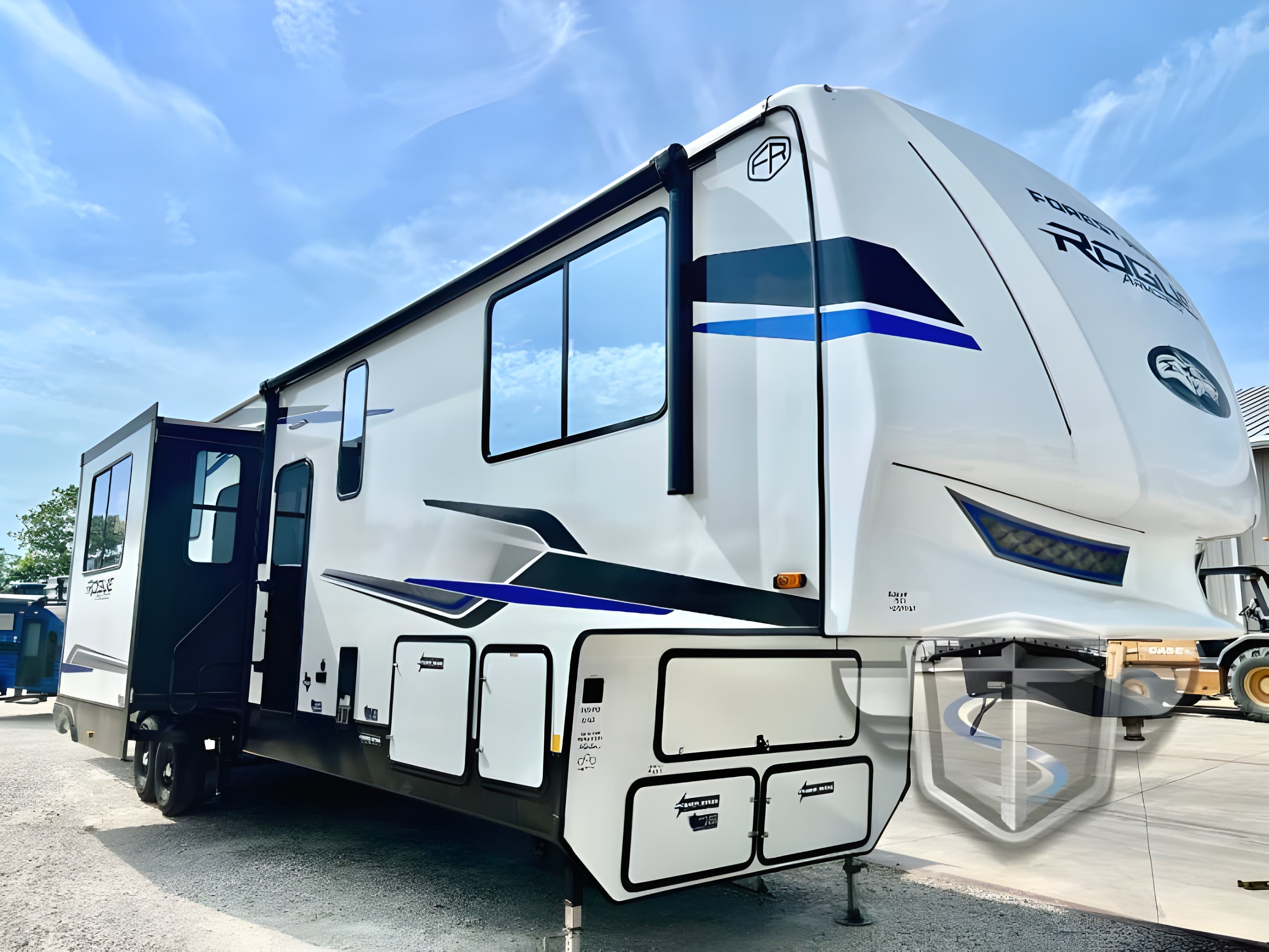 2025 Forest River Rv Vengeance Rogue Armored 351G2 in navasota TX