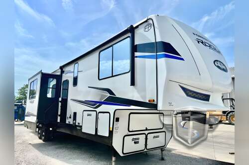 2025 Forest River Rv Vengeance Rogue Armored 351G2 in navasota TX