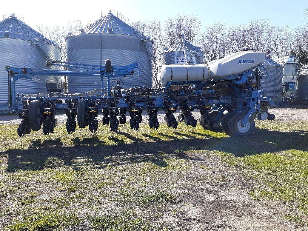2014 Kinze 24 Row 30 in. 4900 in Hills, MN
