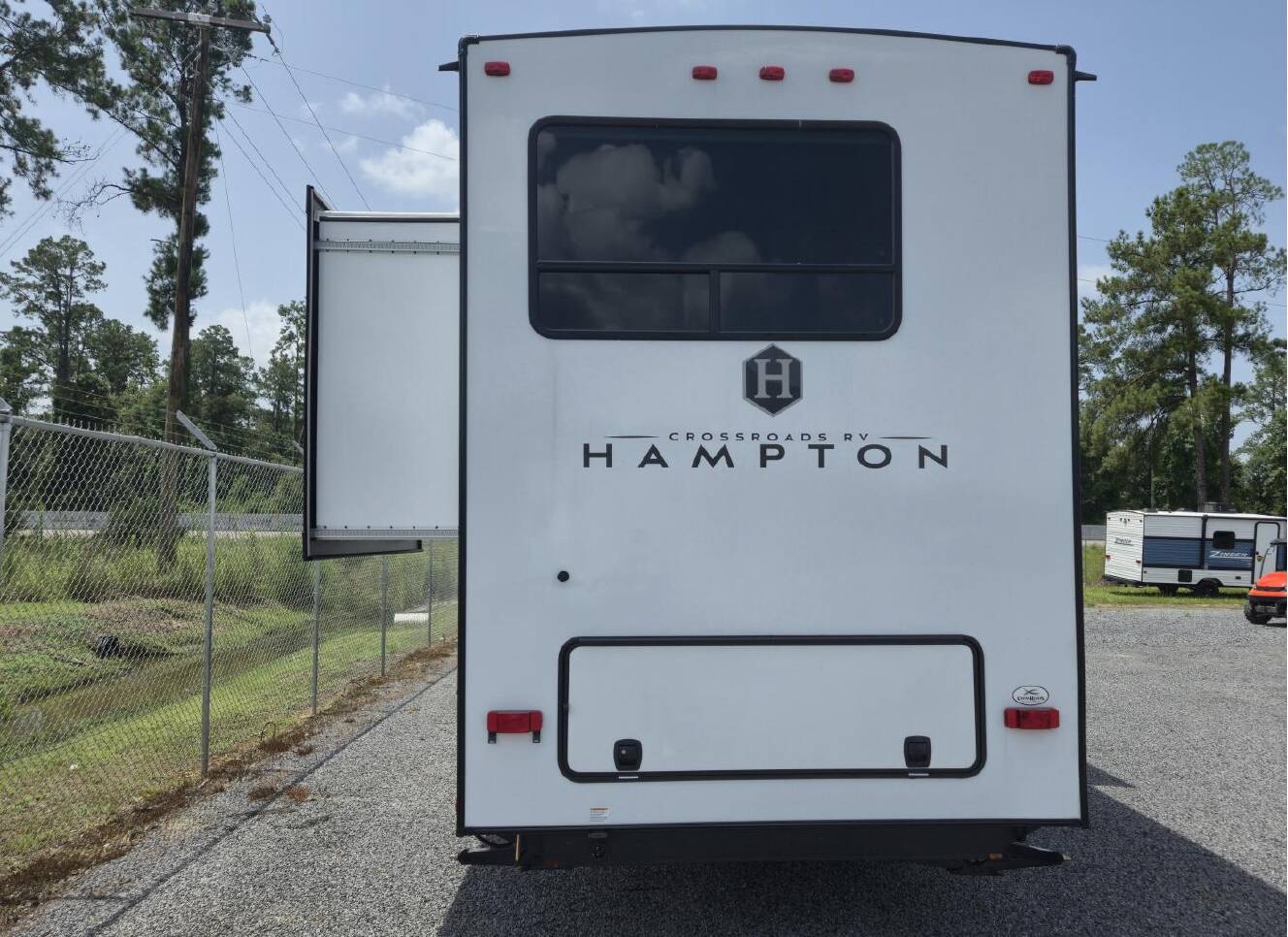 A photo of this 2025 Crossroads Hampton 395BAM