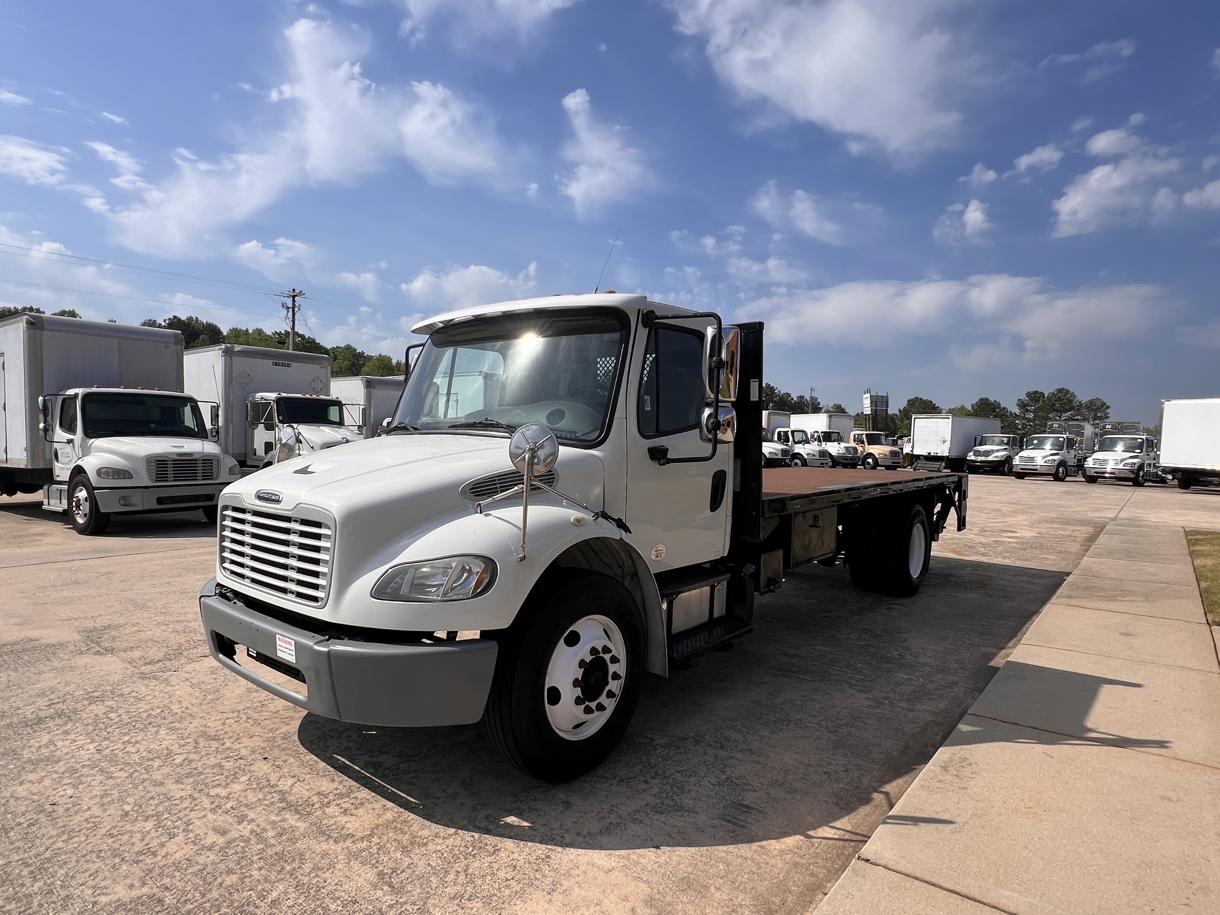 2015 FREIGHTLINER BUSINESS CLASS M2 106 in Jefferson, GA