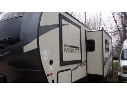 2022 FOREST RIVER ROCKWOOD MINI LITE 2513S