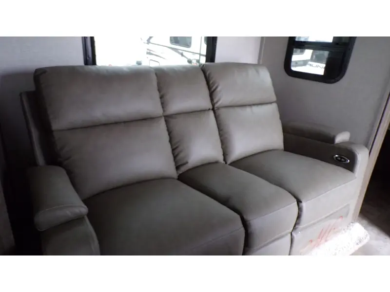2022 FOREST RIVER ROCKWOOD MINI LITE 2513S