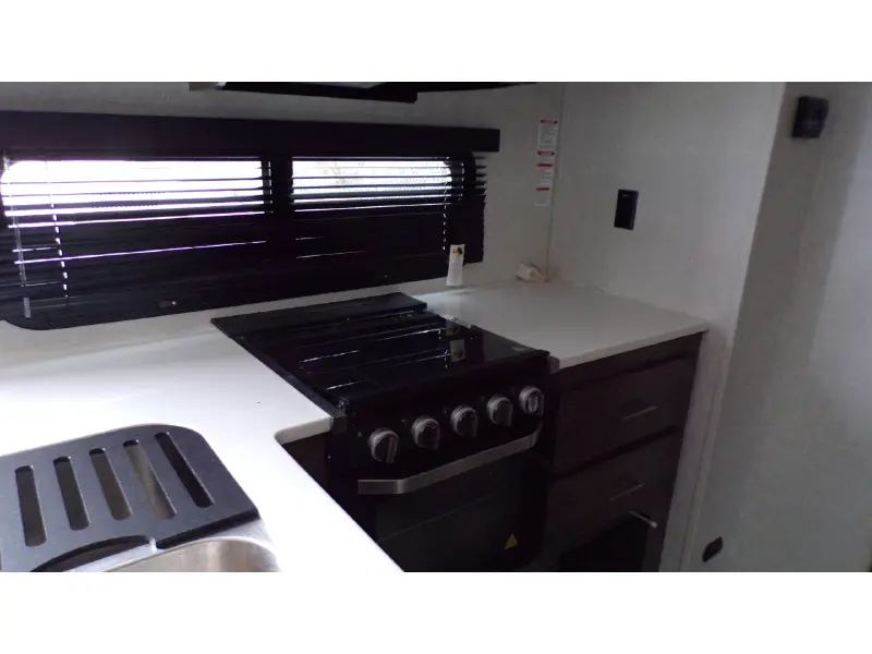 2022 FOREST RIVER ROCKWOOD MINI LITE 2513S