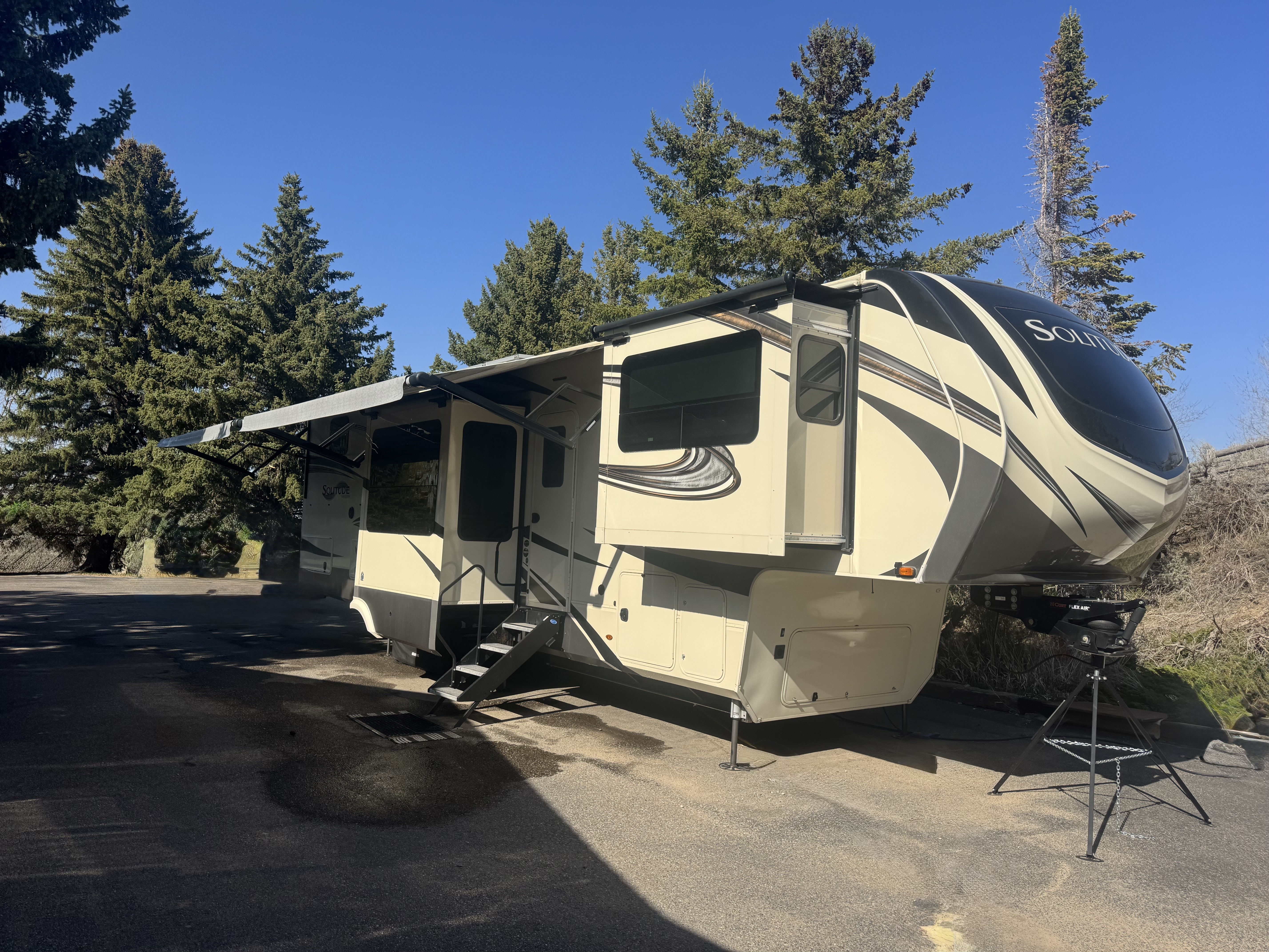 2021 Grand Design SOLITUDE 382WB RV