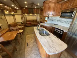 2015 DRV ELITE SUITES 38RESB3