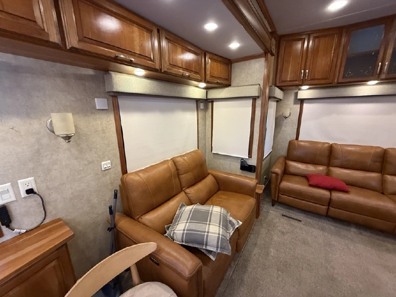 2015 DRV ELITE SUITES 38RESB3