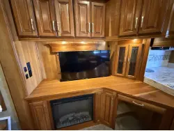 2015 DRV ELITE SUITES 38RESB3