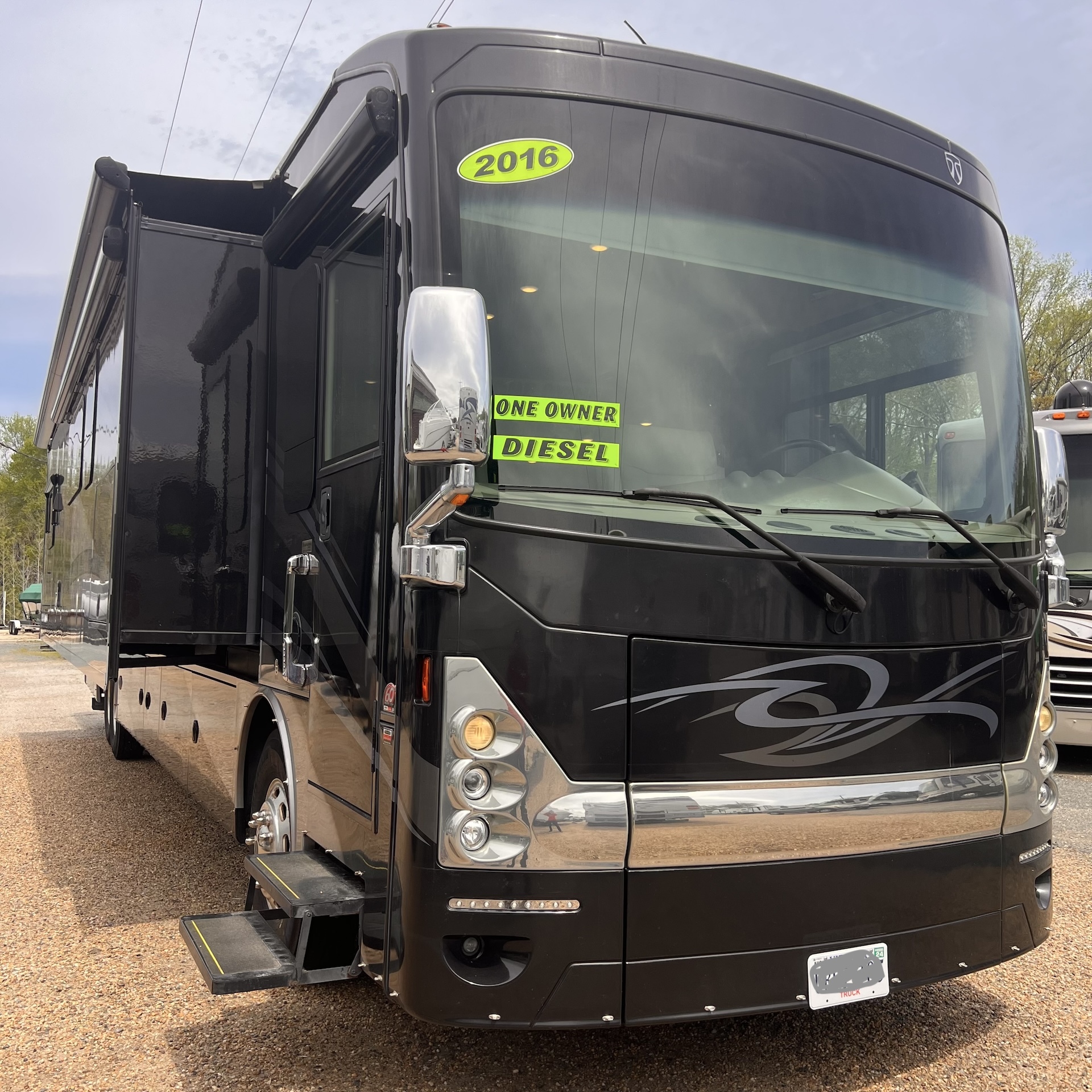 2016 Thor Motor Coach TUSCANY 45AT in montross VA
