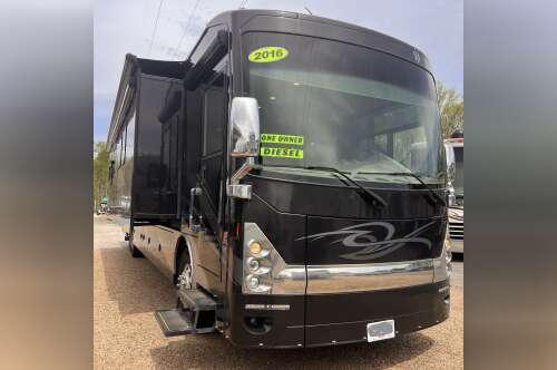 2016 Thor Motor Coach TUSCANY 45AT in montross VA