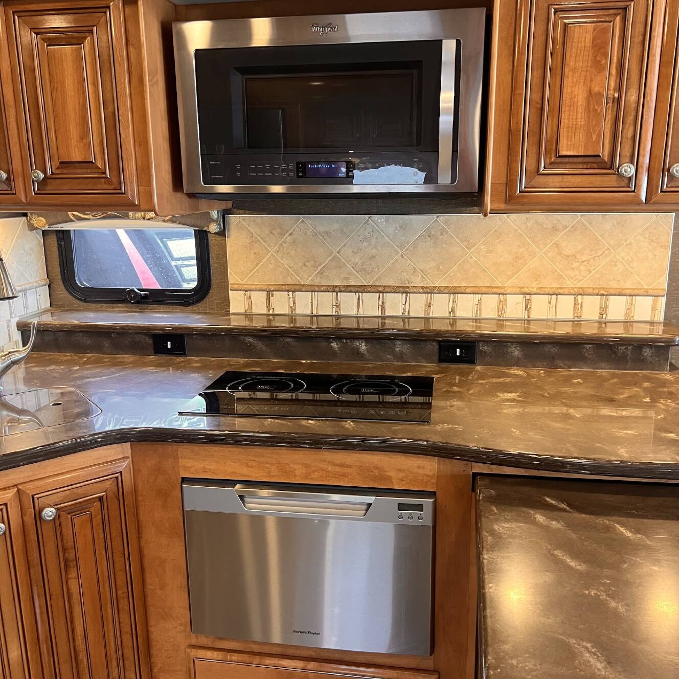 A photo of this 2016 Thor Motor Coach TUSCANY 45AT