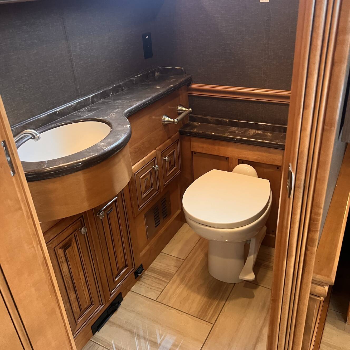 A photo of this 2016 Thor Motor Coach TUSCANY 45AT